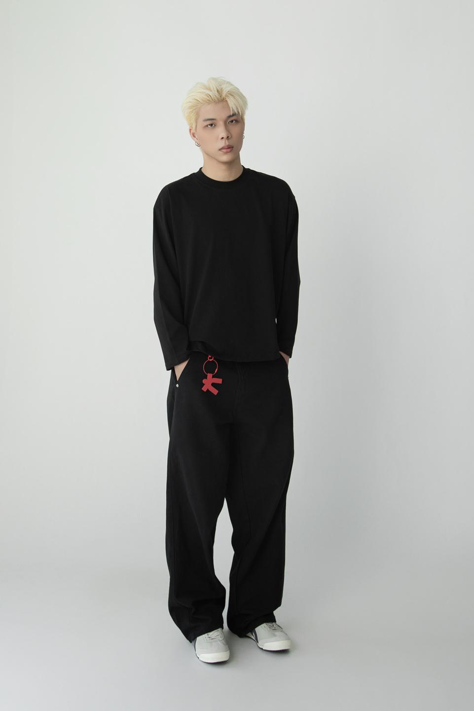 TUMS ESSENTIAL LONG SLEEVES - Black
